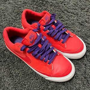 Nike Blazer Low 09 Red Club Purple Sneakers Athletic Size 7